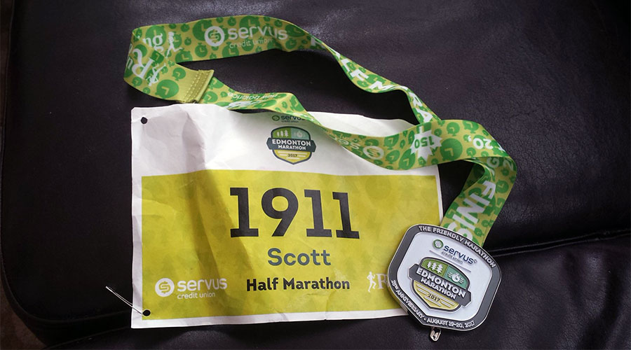 scott messenger 2017 half-marathon Edmonton Marathon medal
