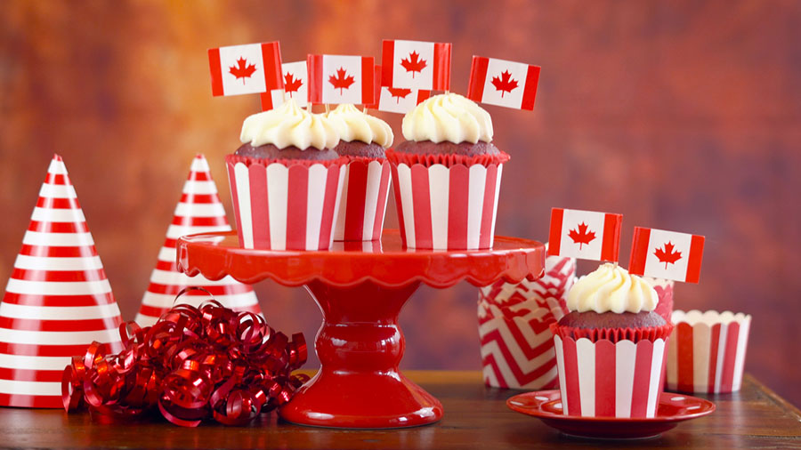 canada day cupcakes