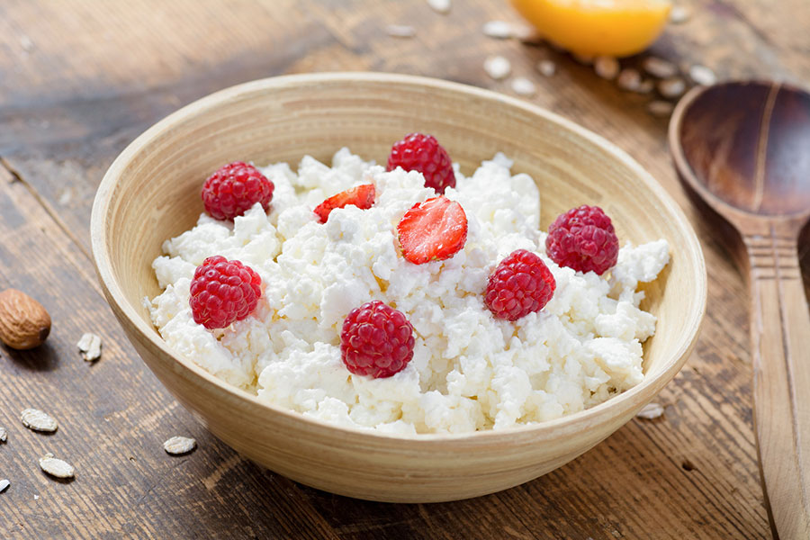 cottage cheese with berries
