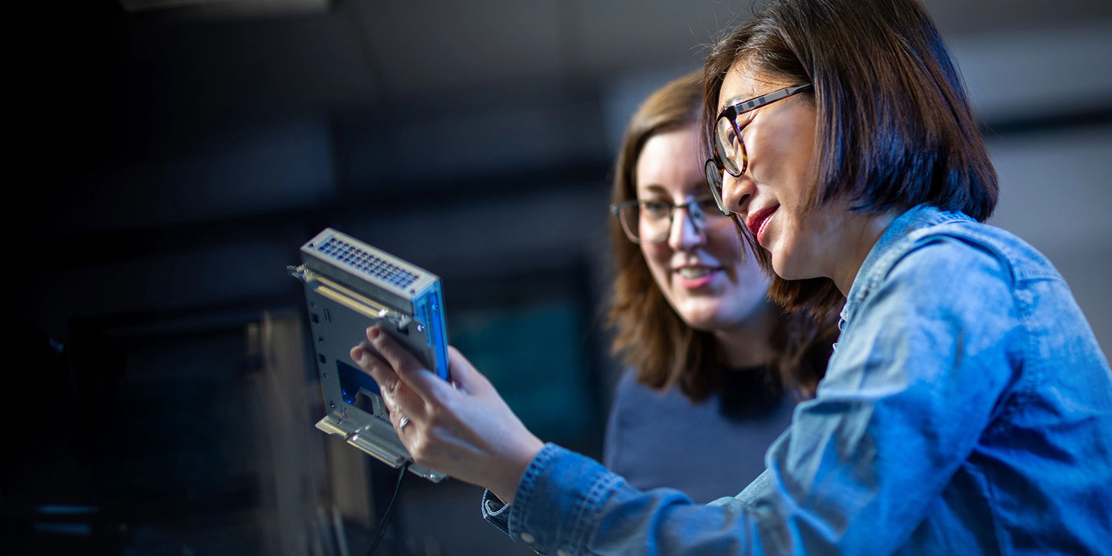 4 approaches to enhance females illustration in computer sciences and IT 4 approaches to enhance females illustration in computer sciences and IT