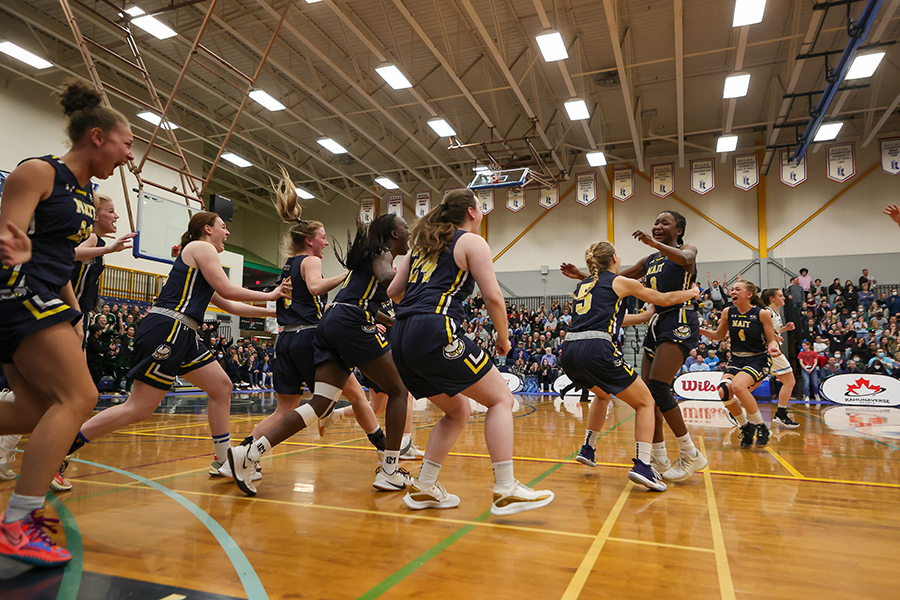 nait ooks women's basketball defeats vancouver island university for gold at the Canadian Collegiate Athletics Association championships